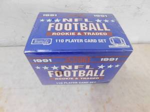 lot 327 image: 1991 Score Football Rookie & Traded Factory Sealed Set