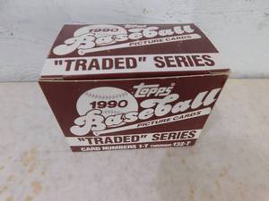 lot 330 image: 1990 Topps Baseball Traded Factory Set