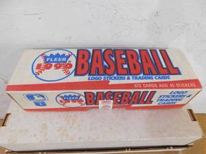 lot 334 image: 1990 Fleer Baseball Factory Sealed Set