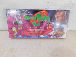 lot 355 image: 1996 Upper Deck Space Jam Deluxe Boxed Set  - 60 Cards with Michael Jordan
