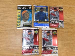 lot 363 image: (5) Upper Deck Baseball Factory Sealed Packs 1999 & 2000
