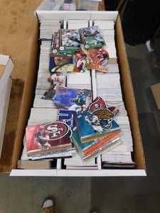 lot 372 image: 3 Row Box of Assorted Sports Cards LK