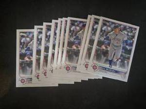 lot 295 image: 2022 Topps Update Seiya Suzuki Rookie Card #US250 - 10 Card Lot