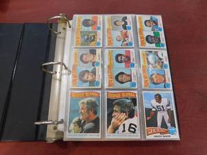 lot 200 image: 1975 Topps Football Vintage Complete Set in Pages with Album LK