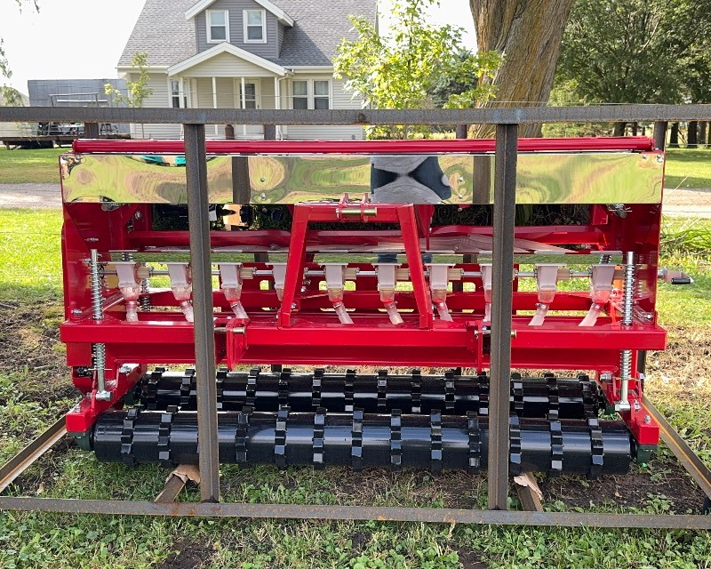 lot 1039 image: AGT Skid Steer Seeder (STSD10)