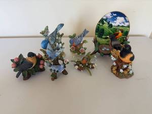 lot 73 image: Lot of Ceramic Bird Decor