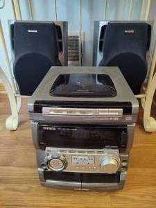 lot 89 image: AIWA RadioCDTape Player with Speakers