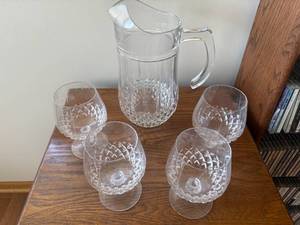 lot 42 image: Crystal BrandyCognac Snifters and Matching Decanter