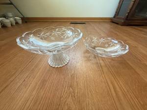 lot 43 image: MIkasa Garden Terrace Crytal Bowl and Footed Compote