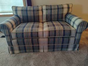 lot 96 image: Plaid Loveseat