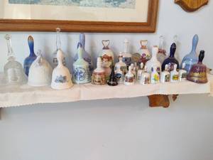 lot 84 image: Bell Collection