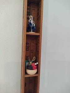 lot 81 image: Cute Miniature Decor and Ruler Display Shelf
