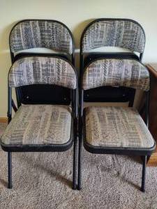 lot 48 image: Set of Four Samsonite Folding Chairs