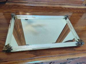 lot 50 image: Vintage Mirror Tray Vanity Tray
