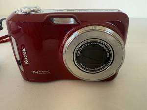 lot 49 image: Kodak Easy Share C195 Camera