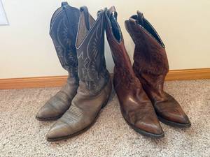 lot 200 image: Mens Cowboy Boots 2 Pairs