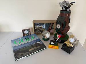lot 107 image: Assorted Golf Themed Decor