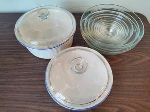 lot 120 image: Arcoroc Nesting Glass Mixing Bowls & Corningware Casserole Dishes