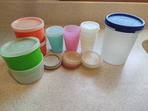 lot 140 image: Small Kitchen Storage Containers