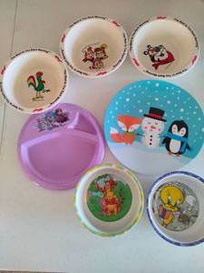 lot 142 image: Childrens Dishes - Some Vintage, Kellogs, Winnie the Pooh