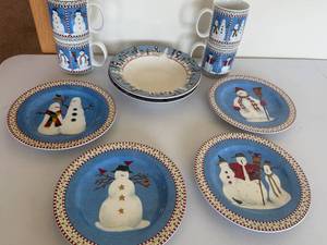 lot 144 image: Snowman Dishes