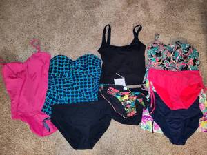 lot 185 image: Asst Ladies Swimwear (Size L)