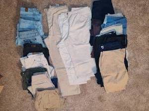 lot 188 image: Ladies Jeans, Capris & Shorts (Sizes 10-12)