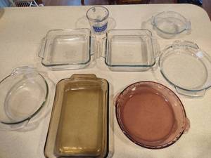 lot 159 image: Lot of 7 Glass Baking Dishes & Pie Pans