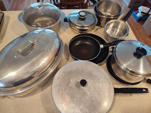 lot 161 image: Assorted Lot of Pots, Pans & Roasters