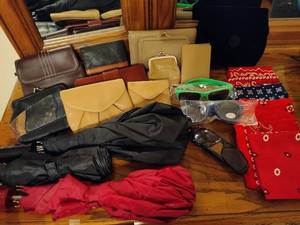 lot 179 image: Lot of Vintage Wallets, Coin Purses, Bandanas, Sunglasses and More