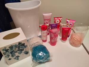 lot 197 image: Bathroom Toiletries
