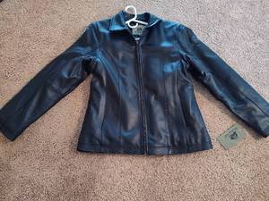 lot 204 image: Burks Bay Ladies Leather Jacket Size XL