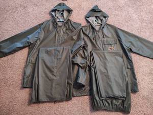 lot 208 image: Stearns Dry Wear 2pc Rainsuits