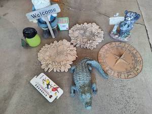 lot 260 image: Fun Garden Accessories & Sidewalk Chalk