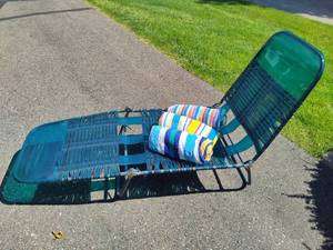 lot 272 image: Folding Lawn Chair & Beach Towels