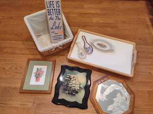 lot 281 image: Misc Decor Items