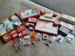 lot 295 image: Asst Christmas Village Accessories