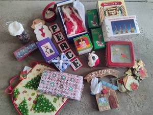lot 298 image: Asst Holiday Decor...Some Handmade