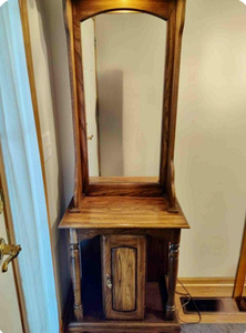 lot 26 image: Solid Oak Lighted Hall Entry Table with Mirror