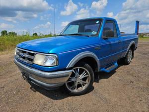 lot 9 image: 1994 Ford Ranger Splash - Low Miles