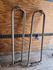 lot 10 image: Lot of 2 Vintage Cow Stanchions