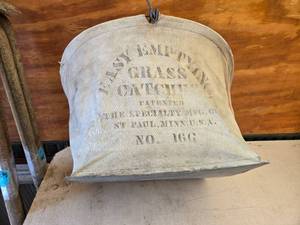 lot 12 image: Easy Emptying Grass Catcher No. 16G