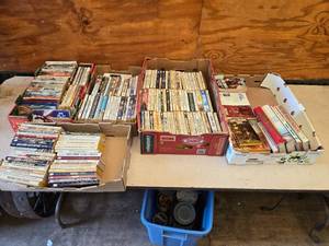 lot 26 image: Lot of Louis LAmour Western Paperback Books