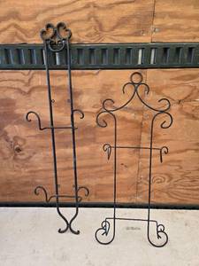 lot 34 image: Decorative Metal Plate Display Racks