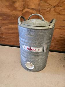 lot 43 image: Igloo Corporation 5 Gallon Metal Water Cooler