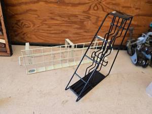 lot 53 image: Black Wire Display Stand and White Wire Rack with Keystone Display Label