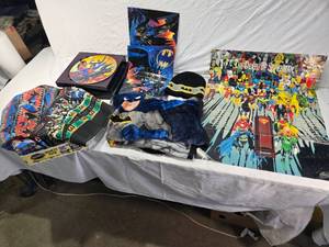 lot 74 image: DC Comics Collectibles Bundle including The Death of Superman Poster, Batman Blanket, and Limited Edition Batman and Superman Plate