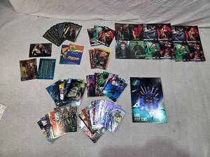 lot 77 image: Lot of Batman Forever Trading Cards Featuring Batman, Robin, and The Riddler and More