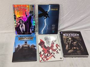 lot 86 image: Batman Graphic Novels Collection including The Dark Knight Returns, Dark Joker, and Child of Dreams