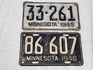 lot 130 image: Minnesota 1945 and 1946 License Plates